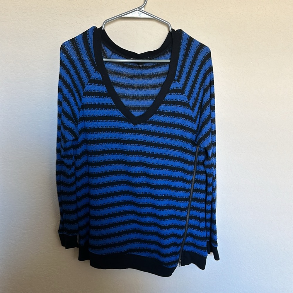 Sanctuary lightweight knit tunic sweater. Royal blue and black stripe. Large